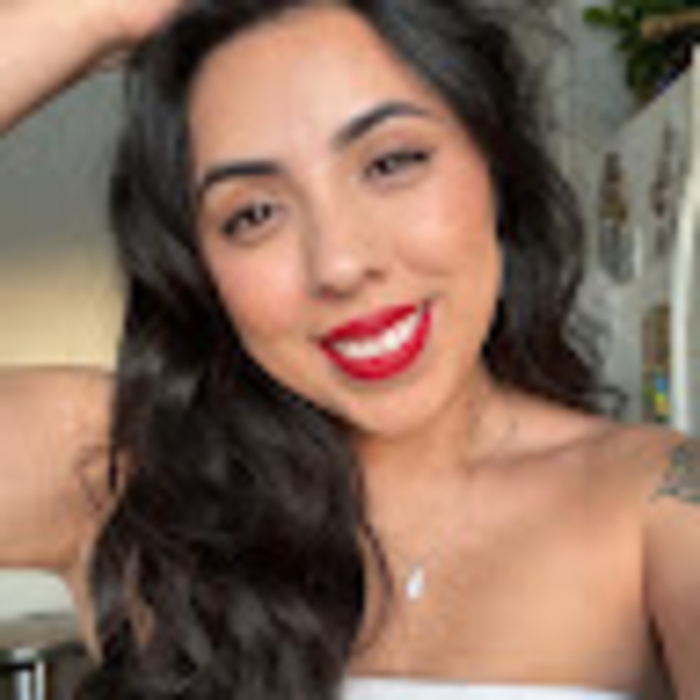 Meet your Posher, Crystal
